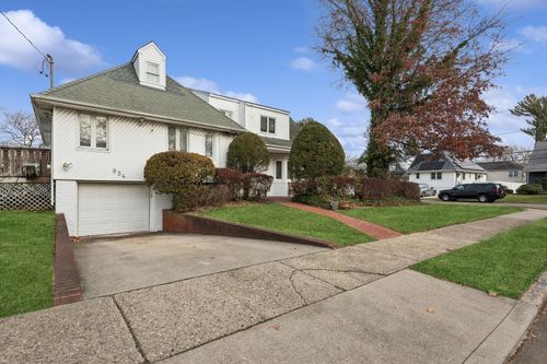 934 Eileen Ter, Woodmere, NY, 11598-1519 | Card Image