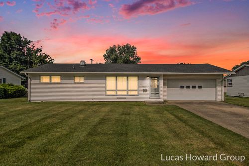 908 Meadowlane Dr, Sturgis, MI, 49091-1044 | Card Image