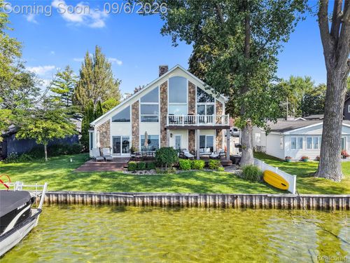 13203 Log Cabin Pt, Fenton, MI, 48430-1140 | Card Image