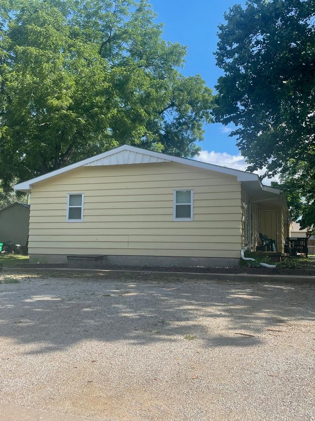 519 E Helbert St, Home with 0 bedrooms, 0 bathrooms and 4 parking in Mulvane KS | Image 8
