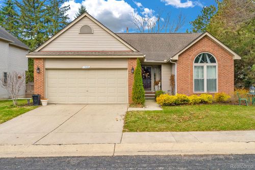 15-1300 Clearview, Waterford, MI, 48327-2974 | Card Image