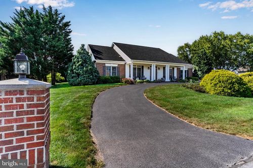 3536 Fox Hill Dr, CHAMBERSBURG, PA, 17202-7068 | Card Image