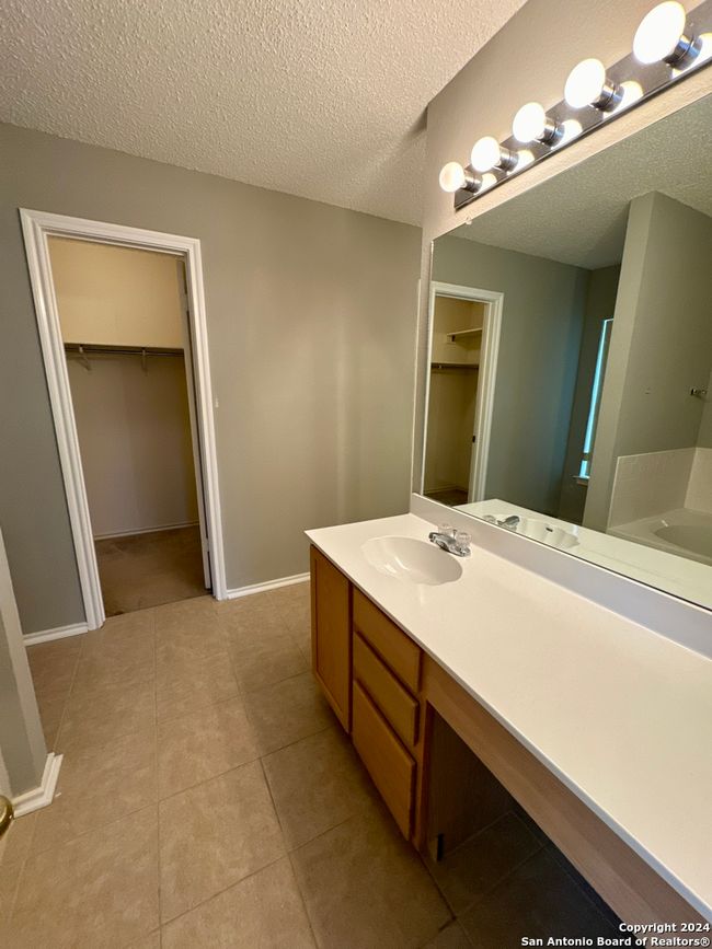 216 Newrock Crk, House other with 3 bedrooms, 3 bathrooms and null parking in Schertz TX | Image 28