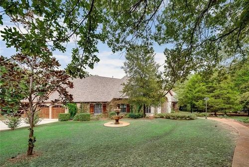 2050 E Oak Shores Dr, Cross Roads, TX, 76227-2461 | Card Image