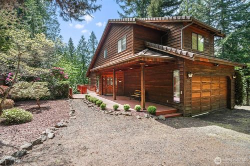 200 N Lakeshore Pl, Hoodsport, WA, 98548-9768 | Card Image