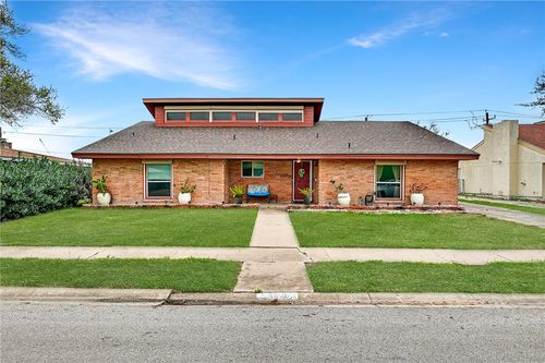 6810 Sahara Dr, Corpus Christi, TX, 78412-3741 | Card Image