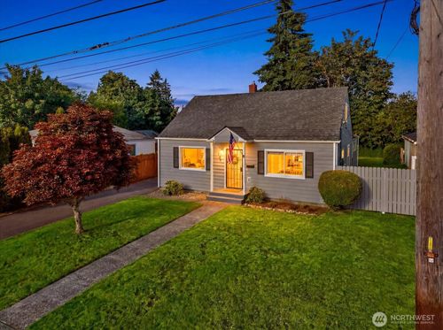 833 S Macarthur Street, Tacoma, WA, 98465 | Card Image