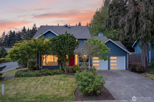 13505 174th Ave Ne, Redmond, WA, 98052-2166 | Card Image