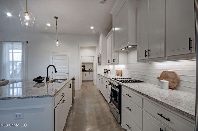Kitchen view 3 | Image 9