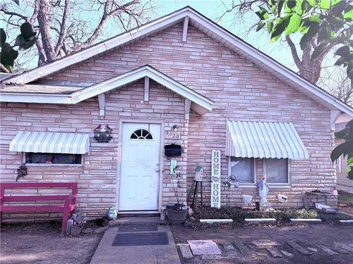 2020 Maple Ave, Waco, TX, 76707-1418 | Card Image