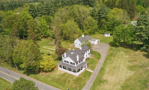 4 Porter St, Granby, MA, 01033-9516 | Card Image