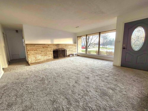 1452 Bonnie View Dr, Evansville, IN, 47715-6065 | Card Image