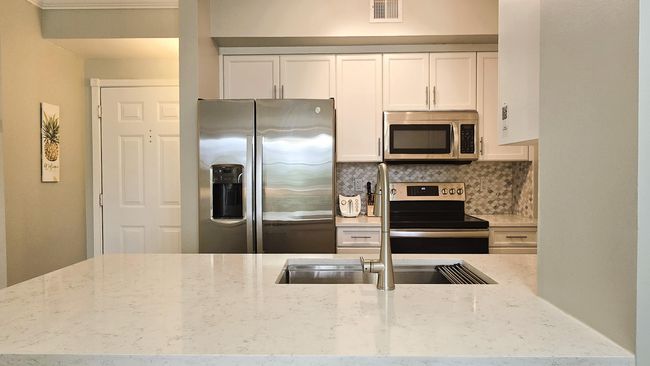 APT-521 - 630 S Sapodilla Ave, Condo with 2 bedrooms, 2 bathrooms and null parking in West Palm Beach FL | Image 8