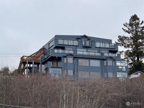 apt-2-226 W 2nd St, Port Angeles, WA, 98362-2638 | Card Image