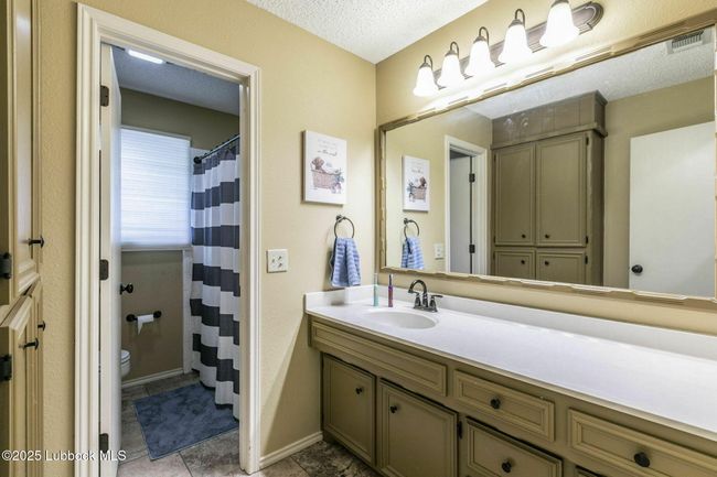 202 S Garland St, House other with 4 bedrooms, 2 bathrooms and null parking in Plainview TX | Image 22