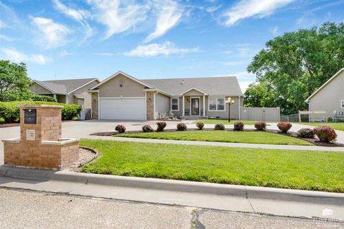 1331 Spring Hill Dr, Junction City, KS, 66441-9028 | Card Image