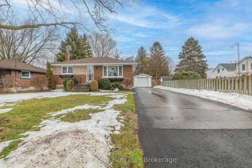 156 Victoria St N, Woodstock, ON, N4S6V9 | Card Image