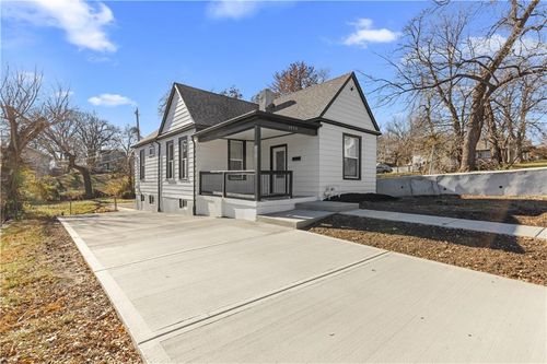 1975 Troup Ave, Kansas City, KS, 66104-5728 | Card Image