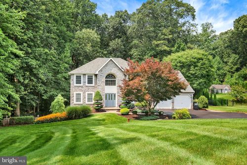 37 Ridge Crest Dr, Fleetwood, PA, 19522-8876 | Card Image