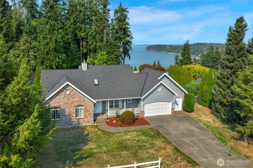 980 Marshall Dr, Camano Island, WA, 98282-8723 | Card Image