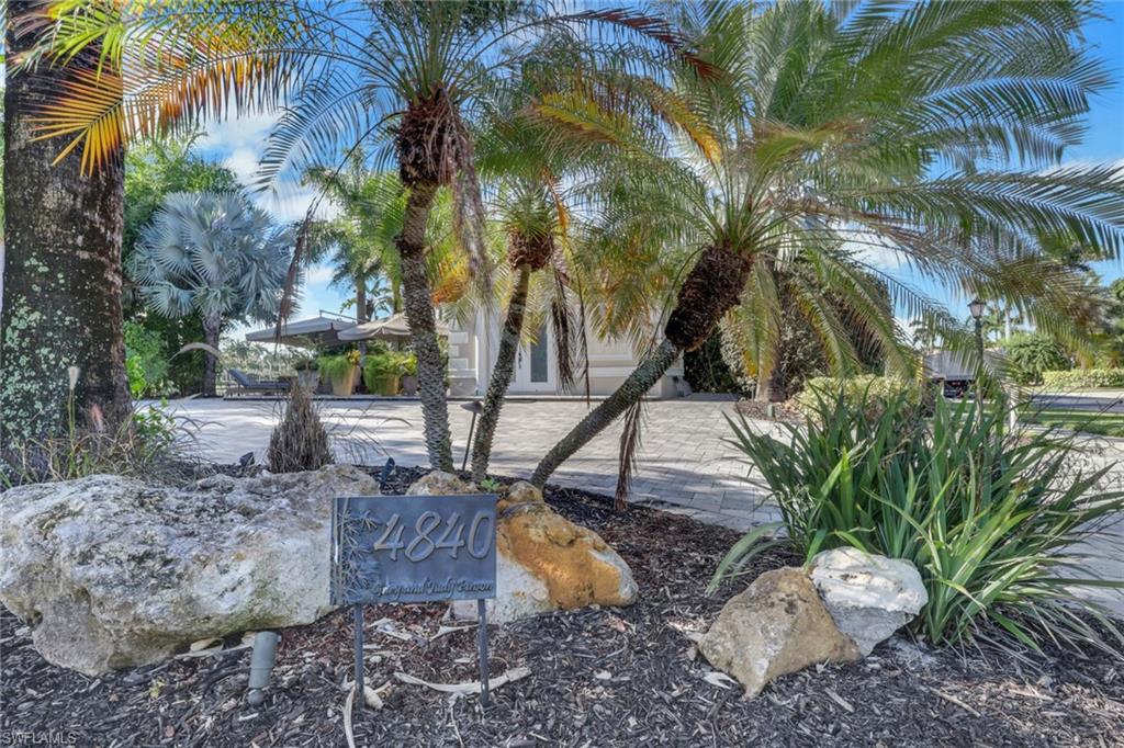 Land in NAPLES
