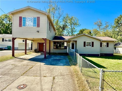 5207 Swiss Dr, Cross Lanes, WV, 25313-1613 | Card Image