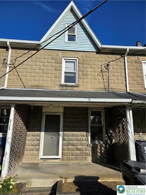 215 Bushkill St, Stockertown, PA, 18083-7032 | Card Image