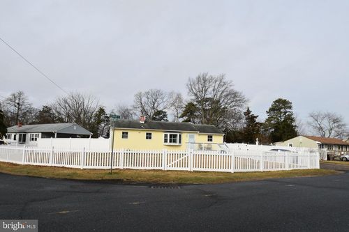 20 Ashwood Dr, Brick, NJ, 08723-3440 | Card Image