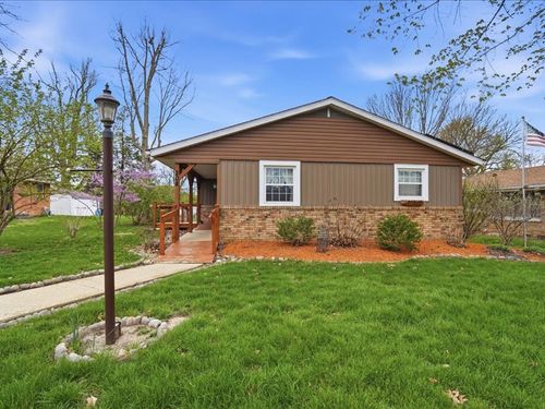 208 Madison St, Hopedale, IL, 61747-7517 | Card Image