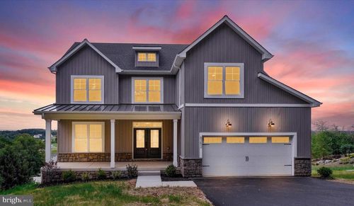8252 Blue Ball Rd, STEWARTSTOWN, PA, 17363-8051 | Card Image