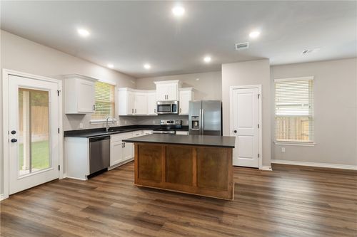 2507 Lightfoot Ln, Bryan, TX, 77803-1916 | Card Image