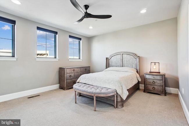 20440 Northpark Dr, Townhouse with 4 bedrooms, 6 bathrooms and null parking in ASHBURN VA | Image 65