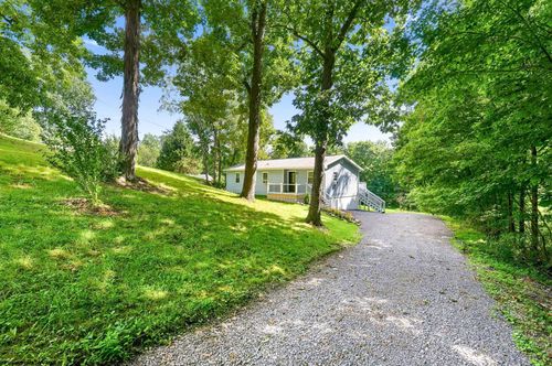 184 Warm Hollow Rd, Morgantown, WV, 26508-9447 | Card Image