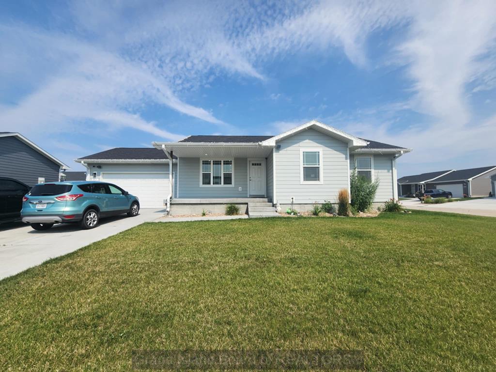 Schmidt Cir, Grand Island, NE 68803