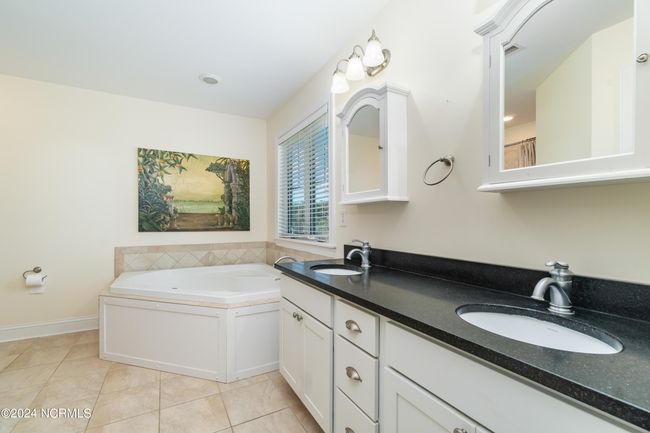 5 West Ct, House other with 6 bedrooms, 5 bathrooms and 1 parking in Pine Knoll Shores NC | Image 33