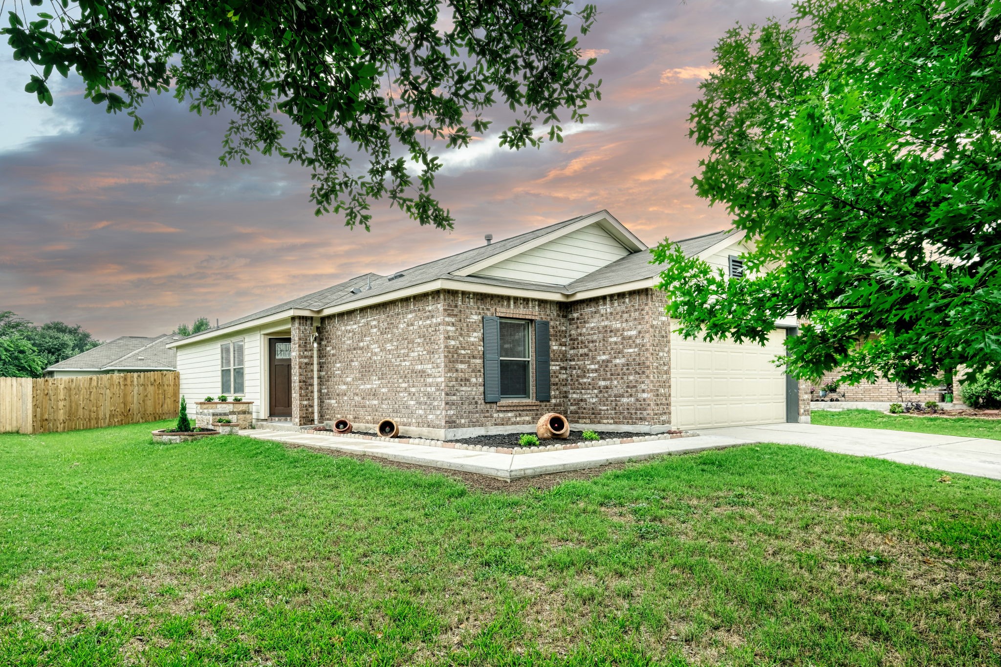 Wells Bnd, Hutto, TX 78634