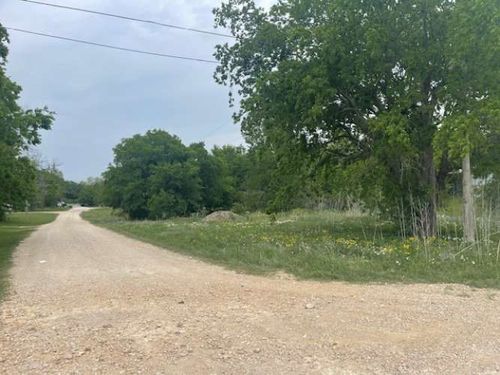 160 N 2nd St, Walnut Springs, TX, 76690 | Card Image