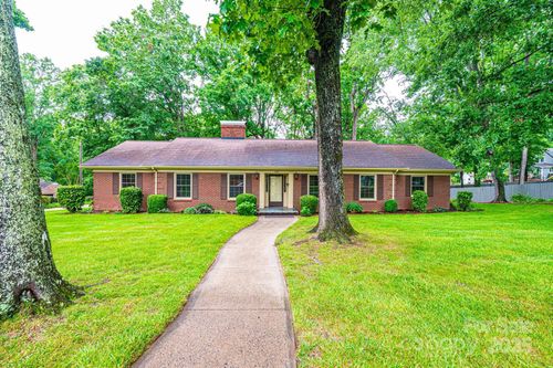 1304 5th Street Cir Nw, Hickory, NC, 28601-2795 | Card Image