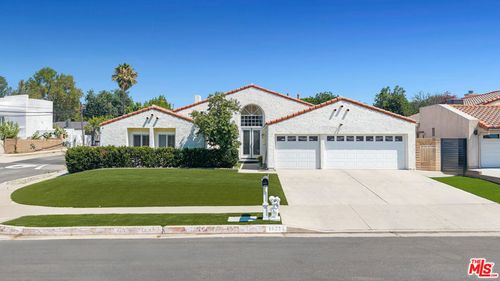 18259 Minnehaha St, Porter Ranch, CA, 91326-3427 | Card Image