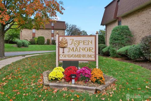 296-B Alpine Way, Woodbridge, NJ, 07095-1482 | Card Image
