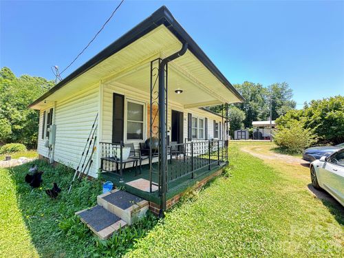 704 Morningside Dr, Mount Holly, NC, 28120-8406 | Card Image