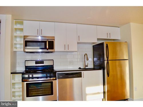 apt-3f-415 S Broad St, PHILADELPHIA, PA, 19147-1171 | Card Image