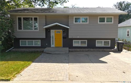 153 5th Ave Ne, Swift Current, SK, S9H2L1 | Card Image