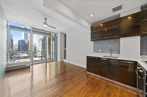 401-26-26 Jackson Ave, Long Island City, NY, 11101-2958 | Card Image