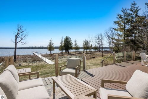 6650 S Beach Dr, Alanson, MI, 49706-9373 | Card Image