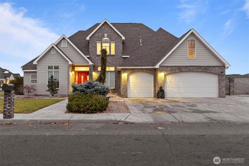 1205 E Rainier St, Othello, WA, 99344-1258 | Card Image