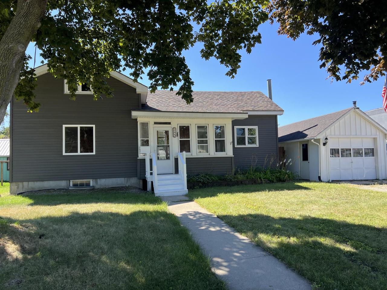 Oak Grove St, Juneau, WI 53039