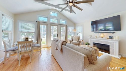 90 Ocean Ave, West Haven, CT, 06516-7050 | Card Image
