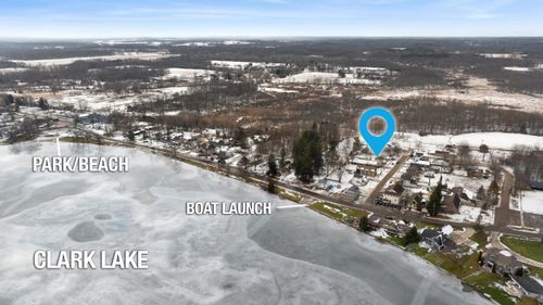 9384 Vining St, Clarklake, MI, 49234-9704 | Card Image