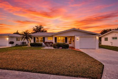 9208 142nd St, SEMINOLE, FL, 33776-2005 | Card Image